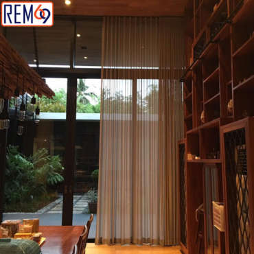 Sử dụng rèm vải động cơ kéo ngang cần lưu ý những điều gì